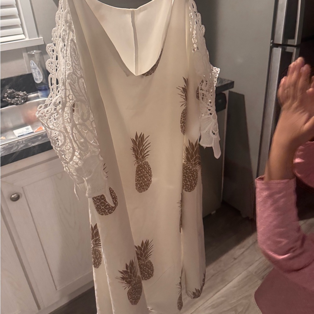 SHEIN Ivory Garment